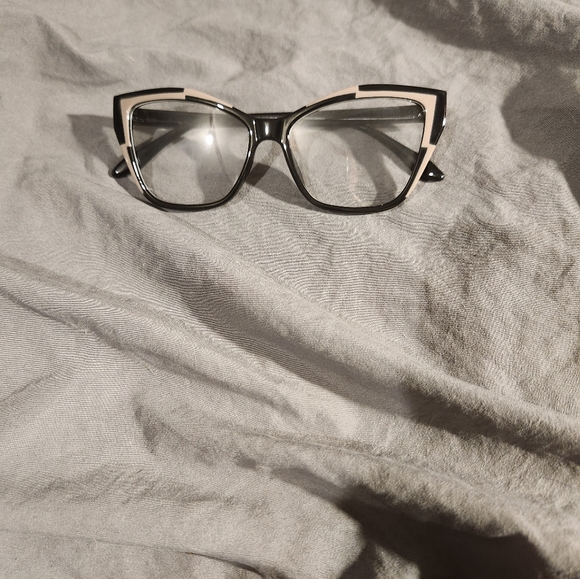 Bundle of 4 pair blue light eyeglasses - Picture 5 of 7